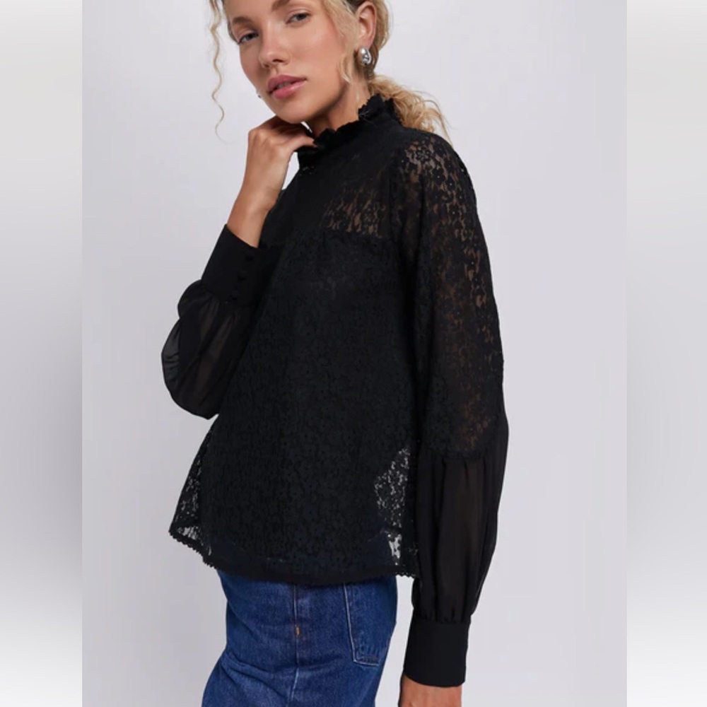 NWT tuckernuck Rosalee blouse